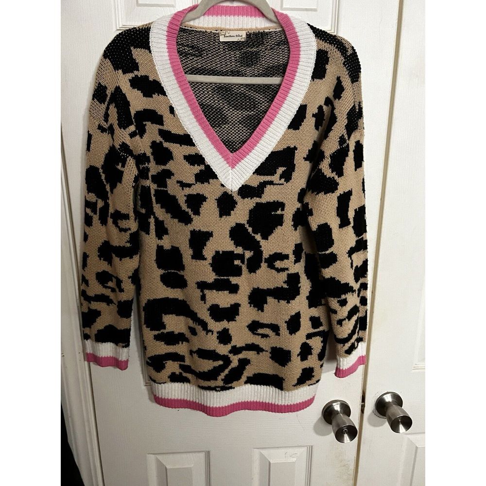 Southern Stitch Size Small Animal Print‎ Pink Sweater